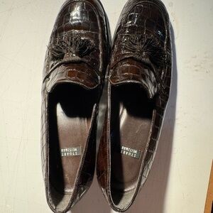 Stuart Weitzman Women's Dark Brown Croc-Embossed Loafers